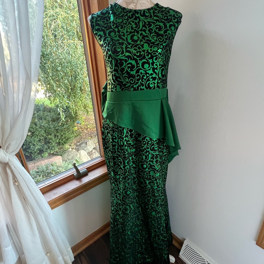 BRAND NEW Metallic Green Foil and Black Evening Gown XXL 2XL Body Con Formal